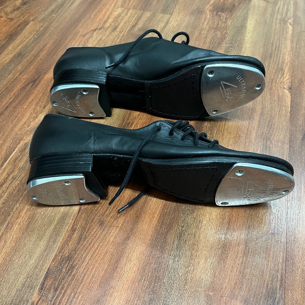 Elegant Leather Women’s Tap Shoes - Picture 3 of 4